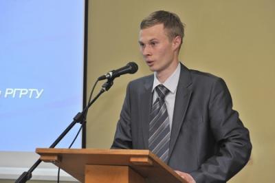 Олег Холопов