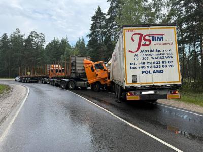 В аварии с грузовиками под Рязанью пострадали два человека