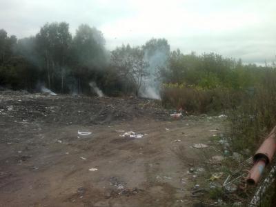 Свалку мусора неподалёку от Путятино не могут потушить уже шесть дней