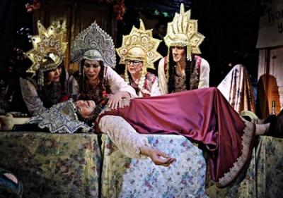 Николай Коляда привезёт в Рязань «Бабу Шанель»