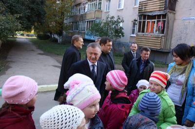 Олег Ковалёв: «Мы будет ремонтировать дворовые территории каждый год»