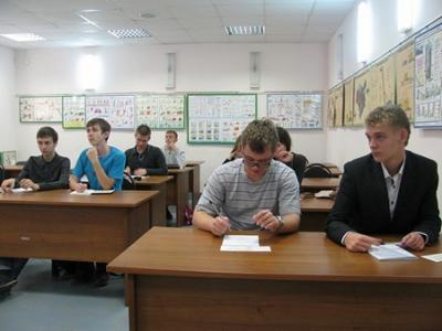 Рязанские школьники могут поступить в Школу химиков