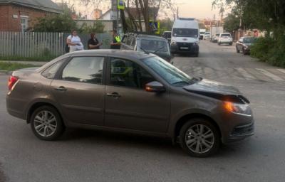 В Приокском в Рязани пострадала водитель «Нивы», столкнувшаяся с Lada Granta