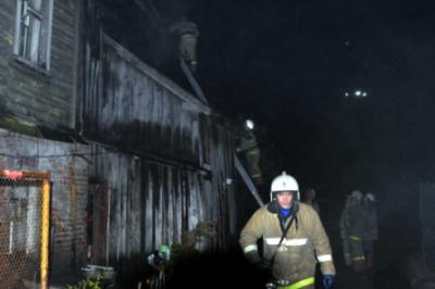 Десять пожарных расчётов тушили пожар на улице Вокзальной Рязани 
