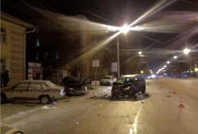 В Рязани по вине 18-летнего пьяного водителя произошло ДТП с участием четырёх авто