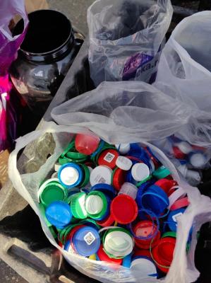 Экоактивисты попросили рязанцев сдавать в переработку только подходящие крышки