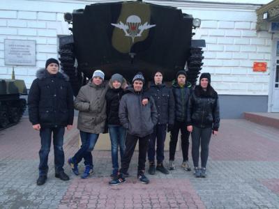 Подростки из рязанского клуба «Успех в твоих руках» побывали в музее ВДВ