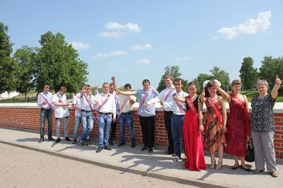 Депутат Рязоблдумы помог в организации Последнего звонка для выпускников школы-интерната