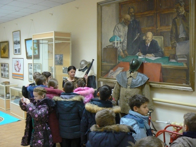 Рязанские школьники посидели в пожарной автоцистерне