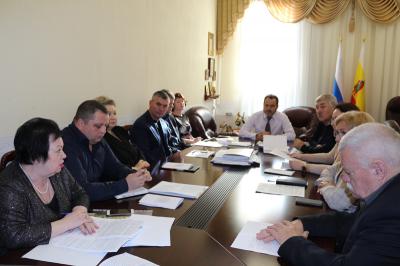 В Рязоблдуме обсудили предложения в проект закона об ограничении работы питейных заведений в многоквартирных домах