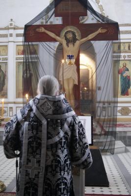 Рязанский митрополит возглавил утреню Великого Пятка