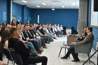 Павел Малков пообщался с молодыми учёными Госкорпорации Ростех