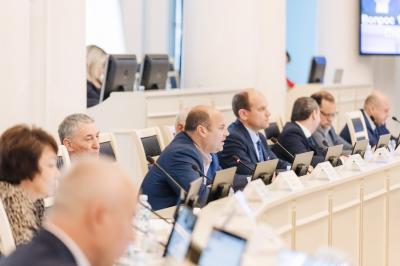 В Рязоблдуме обсудили вопросы строительства, ремонта и оснащения объектов соцсферы