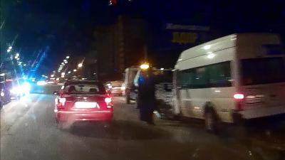 В Рязани столкнулись «Лада-Приора» и маршрутка