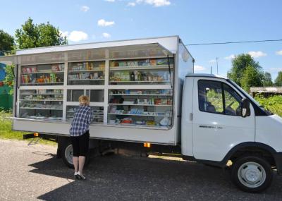 Олег Ковалёв потребовал улучшить качество выездной торговли в регионе