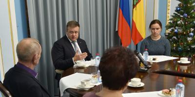 Николай Любимов встретился с родственниками погибших в Чечне десантников