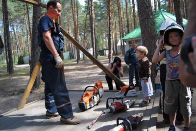 Рязанские спасатели отрабатывают с персоналом загородных лагерей действия в случае ЧС
