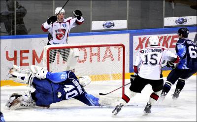 ХК «Рязань» проиграл «Рубину» пятый матч и выбыл из плей-офф