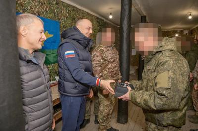 Аркадий Фомин и Артём Бранов поздравили рязанских десантников с 23 февраля