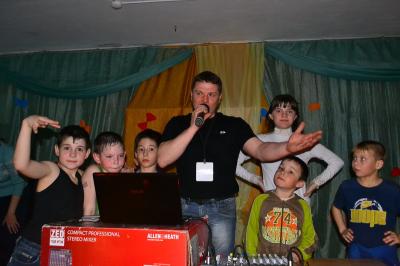 Воспитанников Мосоловской школы-интерната порадовал диджей