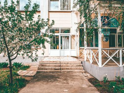 Вход в Рязанский театр кукол временно перенесли