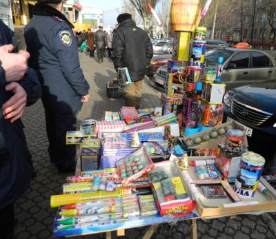Две рязанки организовали нелегальный сбыт пиротехники