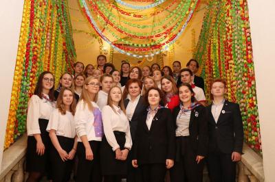 Самую длинную гирлянду РДШ разместили в Новогоднем доме Рязани