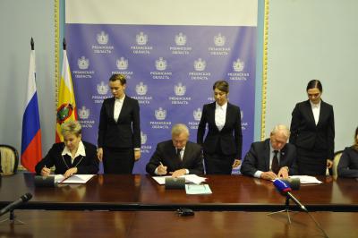 Олег Ковалёв: «Размер МРОТ в области в 2017 году будет выше федерального значения»