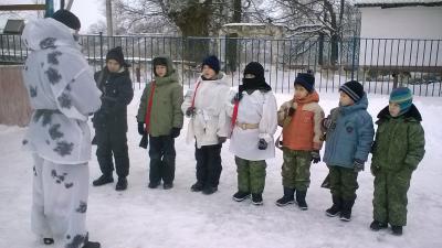 Рязанские школьники на каникулах стреляли из винтовок и рыли траншеи