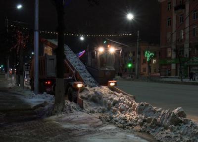 Ночью с рязанских улиц убрали более трёх тысяч кубометров снега