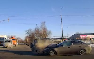 На Южной окружной дороге Рязани жёстко столкнулись две легковушки