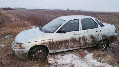 Близ Сасово «десятка» слетела в кювет, пострадала девушка-водитель