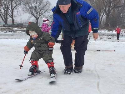 Маленький рязанец встал на горные лыжи в 1 год 6 месяцев и 13 дней