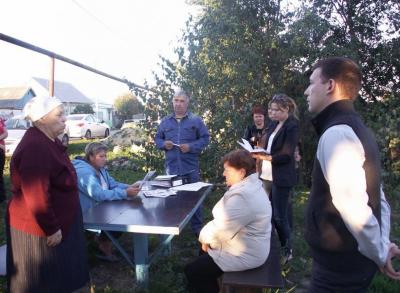 Жители посёлков Карцево и Борки обсудили насущные проблемы