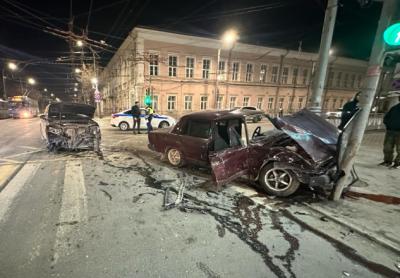 В серьёзном ДТП в центре Рязани пострадал молодой парень