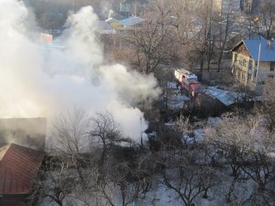 Девять расчётов тушили пожар на первом Осеннем переулке Рязани