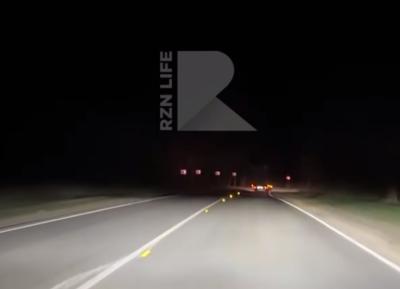 В Клепиковском районе нанесли светящуюся дорожную разметку