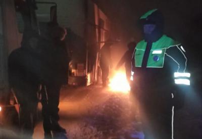 Рязанские гаишники помогли водителям и пассажирам сломавшегося автобуса