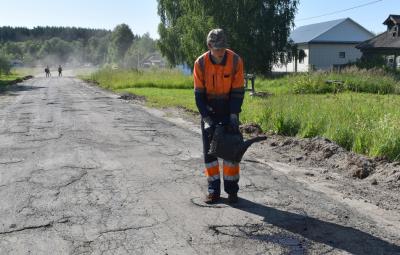 В Ермиши АО «Рязаньавтодор» приводит в порядок улицу Чарыкова