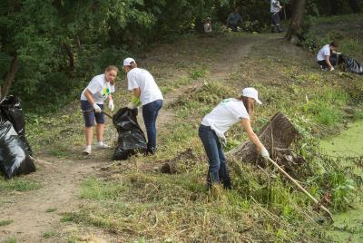 Сотрудники Рязанской нефтеперерабатывающей компании навели порядок в городе