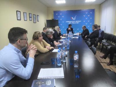 Активисты ОНФ обсудили проблемы мусорной реформы с регоператором