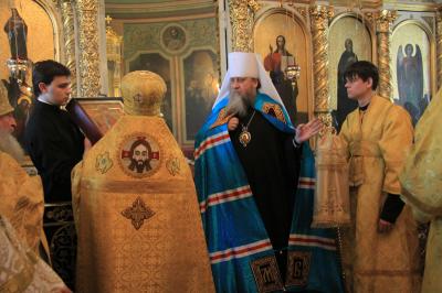 Митрополиту Рязанскому и Михайловскому подарили икону Божией Матери