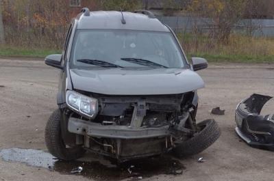 В Сараях жёстко столкнулись две легковушки