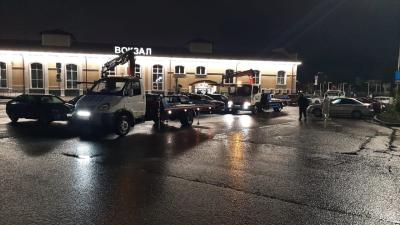 Мэрия вернула эвакуированные авто на стоянку перед вокзалом Рязань-2 после уборки