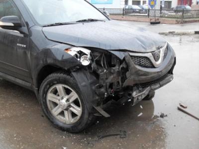 В центре Рязани внедорожник протаранил маршрутку