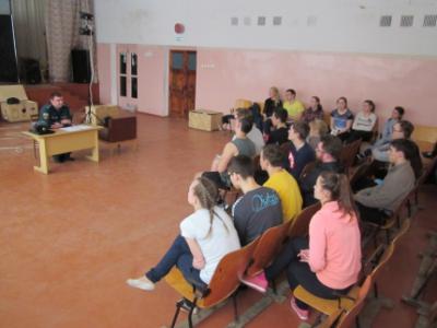 Рязанскам огнеборцам помогают студенты-«звёздники»