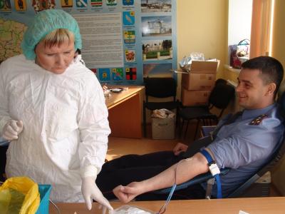 Рязанские гаишники поделились кровью