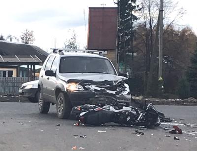 Появились подробности столкновения байкера с внедорожником близ Рыбного