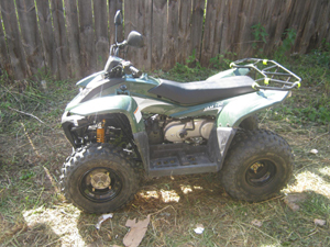 В рязанской глубинке школьник на мотовездеходе неудачно затормозил