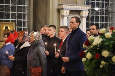 Губернатор Павел Малков посетил пасхальную службу в Рязани